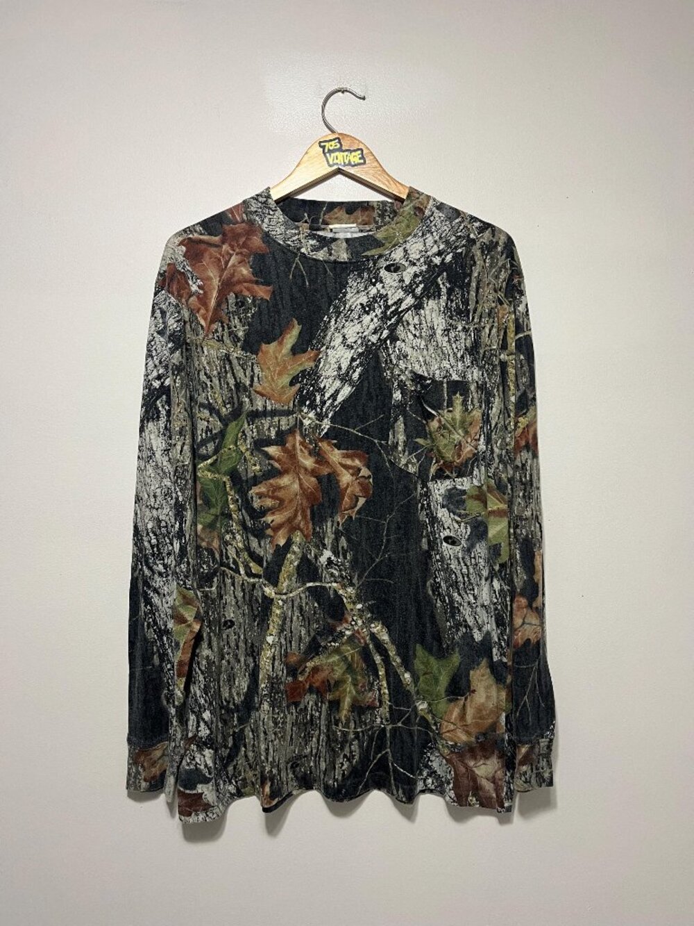 Vintage Realtree Camo Pocket Longsleeve Tshirt